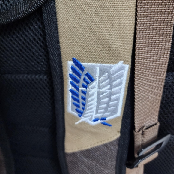 Attack on Titan laptop backpack - Picture 3 of 13
